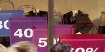 Πρεμιέρα των ΘΕΡΙΝΩΝ ΕΚΠΤΩΣΕΩΝ 2022 για τα καταστήματα της Πτολεμαΐδας, τη Δευτέρα 11 Ιουλίου (της Κούλας Πουλασιχίδου)