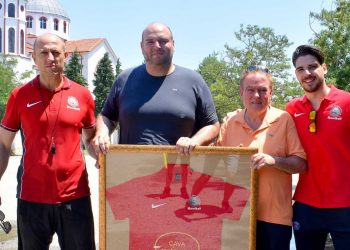 Αποχαιρετιστήρια προπόνηση με καλοκαιρινά παιχνίδια και χαμόγελα για τις Ακαδημίες Χάντμπολ του Αμύντα Αμυνταίου