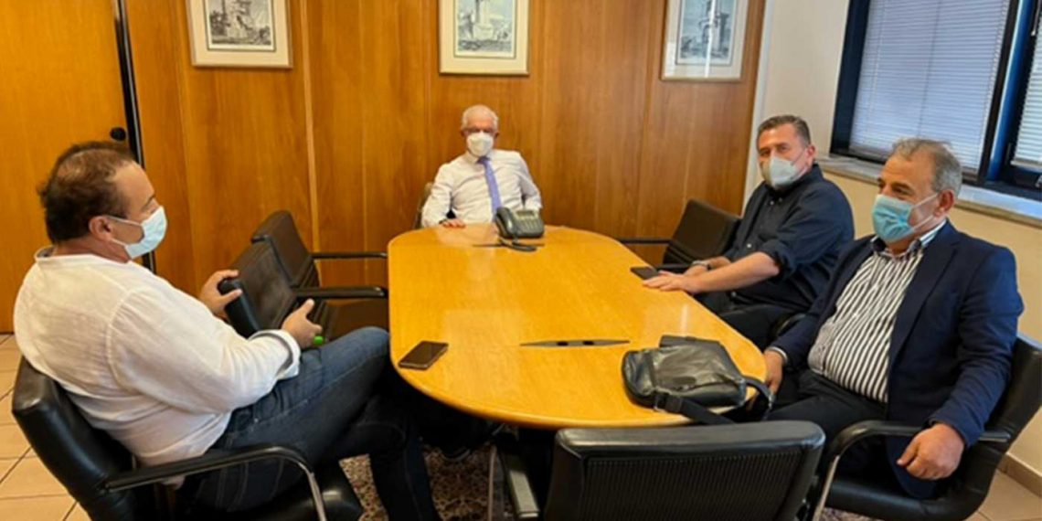 Α. Λυκουρέντζος σε αντιπροσωπεία οινοπαραγωγών από τη Φλώρινα: «Άνω του 80% η προκαταβολή αποζημίωσης του προανθικού»