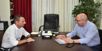 Κλιμάκιο της ΔΕΔΑ στην Καστοριά – Τσάκας: “Στόχος το μικρότερο κόστος ενέργειας για τους κατοίκους”– Επιδότηση και των εσωτερικών εγκαταστάσεων φυσικού αερίου ζητάει ο Δήμος