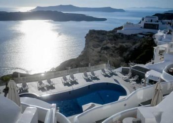 Νέο voucher έως 200 ευρώ για δωρεάν διακοπές τον Αύγουστο, πότε ανοίγουν οι αιτήσεις