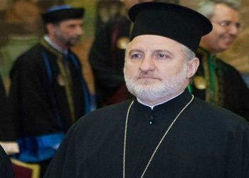 Η “Πατριωτική Ένωση” για την απόφαση του Αρχιεπισκόπου Αμερικής Ελπιδοφόρου για βαφτίσει στη Βουλιαγμένη τα τέκνα ομόφυλου ζεύγους