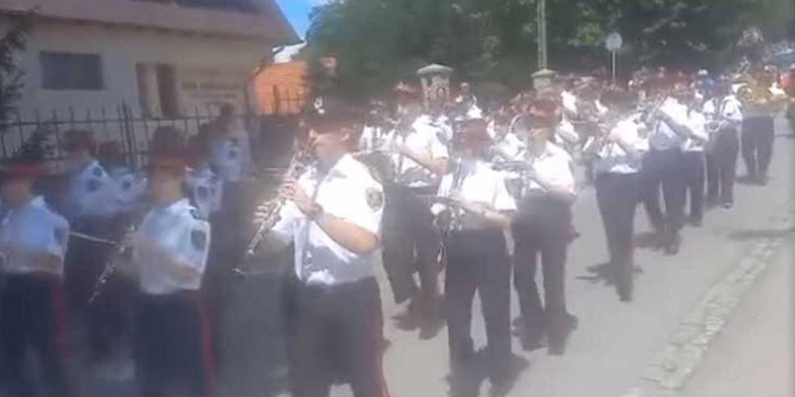 Ακούστε το “Μακεδονία Ξακουστή” από τη Φιλαρμονική Ορχήστρα του Δήμου Εορδαίας στην Πολωνία (βίντεο)