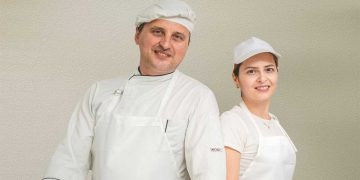 Filippos Baklava: Ο ελληνικός μπακλαβάς που ταξιδεύει από την Πτολεμαΐδα σε όλο τον κόσμο