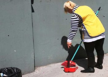 Εγκρίθηκε η πρόσληψη 15.495 σχολικών καθαριστριών