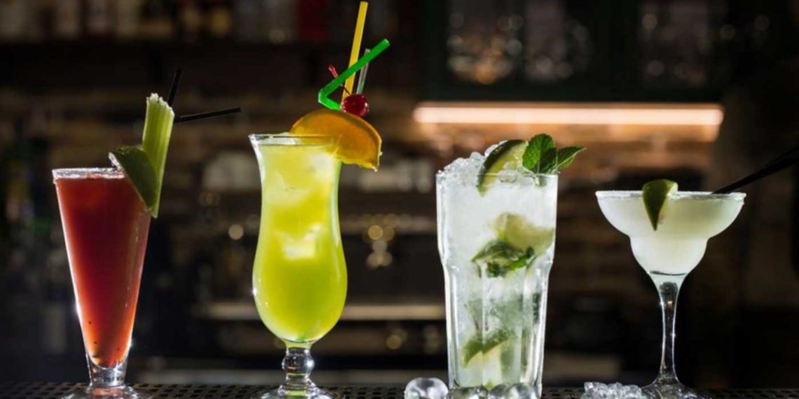 Πόσες θερμίδες έχουν τα πιο δημοφιλή κοκτέϊλ