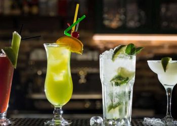 Πόσες θερμίδες έχουν τα πιο δημοφιλή κοκτέϊλ