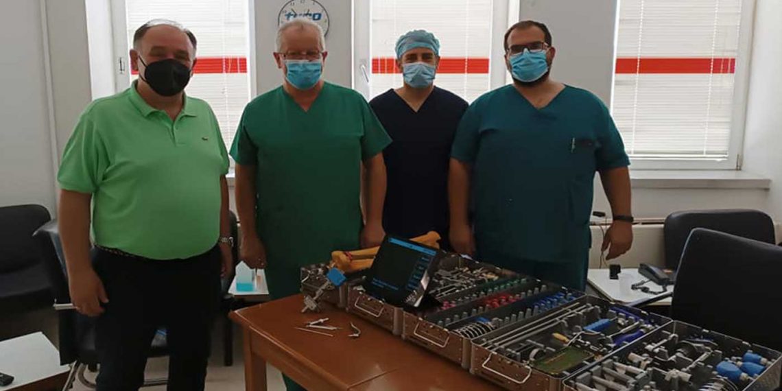 Μποδοσάκειο: Εκπαίδευση των στελεχών της Ορθοπεδικής σε αρθροπλαστική γόνατος μέσω νέου μίνι συστήματος πλοήγησης ΠΕΡΣΕΑΣ