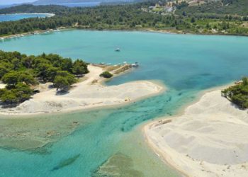 Ισραηλινοί επενδυτές ρίχνουν δίχτυα στην Χαλκιδική- Τα “σκάνε” για εξοχικά και οι Ρουμάνοι