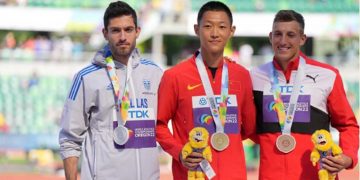 Το ασημένιο μετάλλιο στο στήθος του Γρεβενιώτη Μ. Τεντόγλου (φωτο)