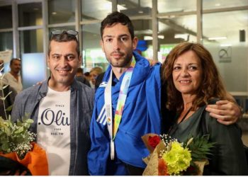 Τεντόγλου: Επέστρεψε στην Ελλάδα μετά τον θρίαμβο στο Παγκόσμιο