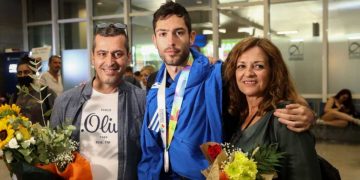 Τεντόγλου: Επέστρεψε στην Ελλάδα μετά τον θρίαμβο στο Παγκόσμιο