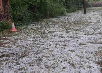 Κοζάνη: Άσπρισε ο τόπος από το χαλάζι-ΕΙΚΟΝΑ