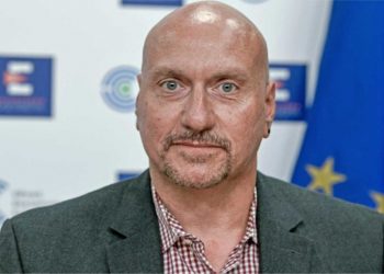 Κορωνοϊός- Έκτακτη ενημέρωση από τον ΕΟΔΥ: Στις ηλικίες 18 – 24 η μεγαλύτερη αύξηση των κρουσμάτων