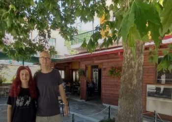 Το ζευγάρι που άφησε την πόλη και ζει σε ένα χωριό 110 κατοίκων στη Φλώρινα