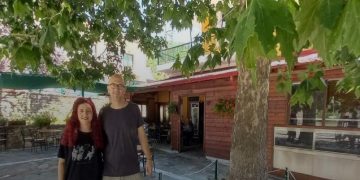 Το ζευγάρι που άφησε την πόλη και ζει σε ένα χωριό 110 κατοίκων στη Φλώρινα