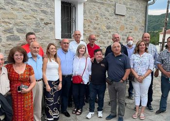 “ΈΡΓΑ ΧΕΙΡΟΣ ” από τους εικαστικούς Γιάννη και Όλγα Παπαδοπούλου στην Έκθεση Αγιογραφίας και Ψηφιδωτού με θέμα: “Σμίλλης, Χρωστήρος και Ψηφίδων Έργων “. (ρεπορτάζ της Κούλας Πουλασιχίδου)