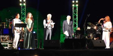 Πρέσπες 2022: Η βραδιά στον Άγιο Αχίλλειο με Φραγκούλη, Ρεμπούτσικα και Σελεμίδου