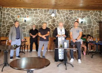 Η λειτουργία καφενείου, εδώ και λίγες μέρες, έδωσε ζωντάνια στους λιγοστούς κατοίκους των Αναργύρων!