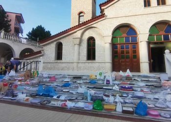 Πτολεμαΐδα: Δεκάδες φανουρόπιτες και πλήθος πιστών για τον εορτασμό του Αγίου Φανουρίου -ΦΩΤΟ από τον Άγιο Στέφανο και την Αγία Τριάδα