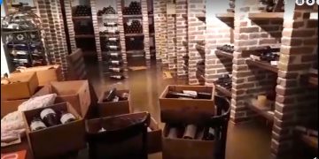 Πλημμύρισε και η Κάβα Καλομενίδη στην Πτολεμαΐδα (βίντεο)