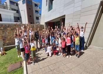 Τα πρωινά του καλοκαιριού η Κοβεντάρειος Δημοτική Βιβλιοθήκη Κοζάνης γεμίζει παιδικά χαμόγελα!