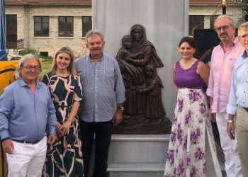 Το μνημείο της Πόντιας Μάνας στον Πελαργό Αμυνταίου-Γράφει η Πίστη Κρυσταλλίδου