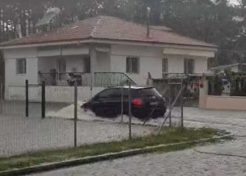 Πλημμυρισμένοι δρόμοι στην Πτολεμαΐδα από το δυνατό μπουρίνι -VIDEO