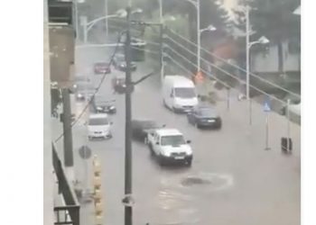 Νέα βίντεο από τους πλημμυρισμένους δρόμους και τα χωράφια στην Εορδαία