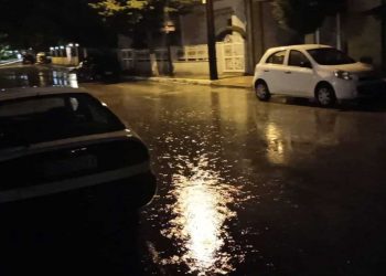 Στο ίδιο έργο θεατές βρέθηκαν, ευτυχώς για λίγο και ακριβώς μία εβδομάδα μετά τις σφοδρές καταιγίδες, οι κάτοικοι της Πτολεμαΐδας! (ρεπορτάζ της Κούλας Πουλασιχίδου)