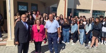 Αγιασμός στο 4ο Λύκειο Κοζάνης με την παρουσία Παπαδόπουλου, Τουμπουλίδου και Βόντσα