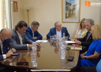 «Γαλάζια» κόντρα στα Γρεβενά ενώπιον Παπαθανάση για το Χιονοδρομικό- Πάτσης και Καραγιάννης έβγαλαν τα μαχαίρια με φόντο την ιδιωτικοποίηση- VIDEO