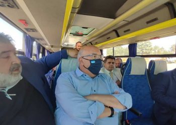 Αποκλειστικά πλάνα: Τι είπε ο Π. Πλακεντας στον Άδωνι Γεωργιάδη μέσα στο λεωφορείο! (φωτο-video)