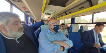 Αποκλειστικά πλάνα: Τι είπε ο Π. Πλακεντας στον Άδωνι Γεωργιάδη μέσα στο λεωφορείο! (φωτο-video)