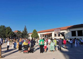 Πρώτο κουδούνι και αγιασμός στο 2ο Δημοτικό Σχολείο Πτολεμαΐδας (φώτο-βίντεο)