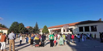 Πρώτο κουδούνι και αγιασμός στο 2ο Δημοτικό Σχολείο Πτολεμαΐδας (φώτο-βίντεο)