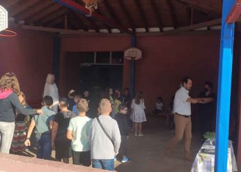 Φωτογραφίες και βίντεο από τον αγιασμό στο Νηπιαγωγείο και Δημοτικό Σχολείο Ασβεστόπετρας