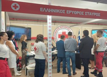 Το ηχηρό μήνυμα του Προέδρου του Ελληνικού Ερυθρού Σταυρού Αντωνίου Αυγερινού από το Περίπτερο της 86ης ΔΕΘ, στη συνάντησή του με την Πρόεδρο του ΠΤ ΕΕΣ Πτολεμαΐδας και Δημοσιογράφο Κούλα Πουλασιχίδου