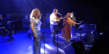 Πλήθος κόσμου στο κλειστό της Λευκόβρυσης παρακολούθησε τη συναυλία Χ. Νικολόπουλου-Γλυκερίας- Βιτάλη- Παπαδοπούλου (βίντεο)