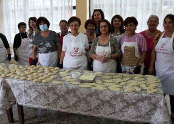 Γρεβενά: Πλήθος κόσμου στο Κέντρου Πολιτισμού για την εκδήλωση «Ποντιακή κουζίνα μετά μουσικής» (Βίντεο+Φωτογραφίες)