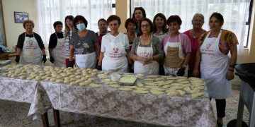 Γρεβενά: Πλήθος κόσμου στο Κέντρου Πολιτισμού για την εκδήλωση «Ποντιακή κουζίνα μετά μουσικής» (Βίντεο+Φωτογραφίες)