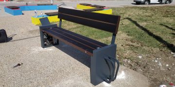 Έξυπνο ηλιακό παγκάκι απέκτησε η Πτολεμαΐδα