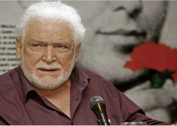 Πέθανε ο Κώστας Καζάκος σε ηλικία 87 ετών