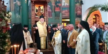 Ο Σεβασμιώτατος Μητροπολίτης Φλωρίνης κ. Θεόκλητος και ο Αρχιεπίσκοπος Ιόππης κ.Δαμασκηνός, στον πανηγυρίζοντα Ιερό Ναό Αγίας Θέκλας Μηλοχωρίου (ρεπορτάζ της Κούλας Πουλασιχίδου)