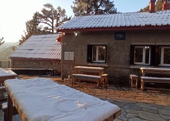 Το πρώτο χιόνι για εφέτος – Έπεσε στον Όλυμπο