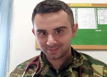 Οπλίτης γιατρός από την Κοζάνη έσωσε 60χρονο Ουαλό στο Βόλο