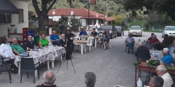 “Τα παράπονα στο Δήμαρχο”: Μεγάλη συμμετοχή, άψογη φιλοξενία και πάνω από όλα αξιοπρέπεια, στην τήρηση της διαδικασίας, που αποτελεί οδηγό στις δημόσιες συγκεντρώσεις αναδείχθηκαν χθες βράδυ στις Γούλες