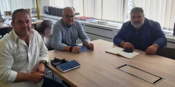 Συνάντηση του Δημάρχου Εορδαίας Παναγιώτη Πλακεντά με τον διευθύνοντα σύμβουλο της ΔΕΔΑ Α.Ε. Μάριο Τσάκα-Λαϊκή συνέλευση θα πραγματοποιηθεί την Δευτέρα 12/9 στον Περδίκκα