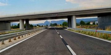 Σε πλήρη εξέλιξη βρίσκονται  έργα συντήρησης,   στην Εθνική οδό  Γρεβενών – Καλαμπάκας μετά την κοινότητα Άνοιξης.   