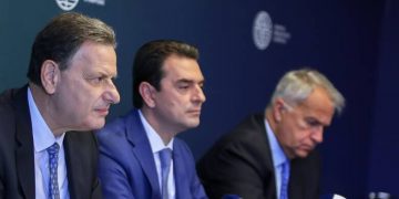 Ενέργεια: Μέτρα για μείωση της κατανάλωσης κατά 10% στο Δημόσιο με κίνητρα και ποινές- Τι ανακοίνωσαν Σκρέκας,Βορίδης και Σκυλακάκης